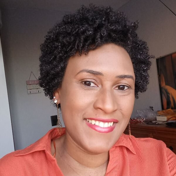 Barbara-Elaine-de-Oliveira-1