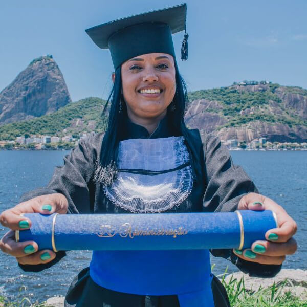 Livia-Souza-dos-Santos